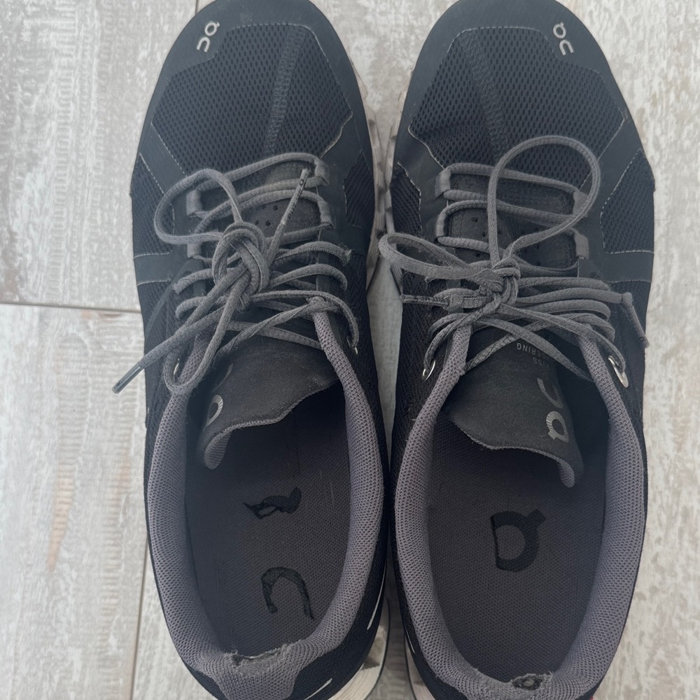 On Running Cloud Women's Running Shoes in Black size W10‎ - Picture 9 of 10